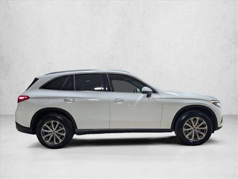Certified 2025 Mercedes-Benz GLC 300 4MATIC image 4