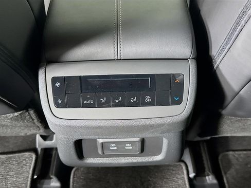 New 2026 Nissan Pathfinder SL image 24