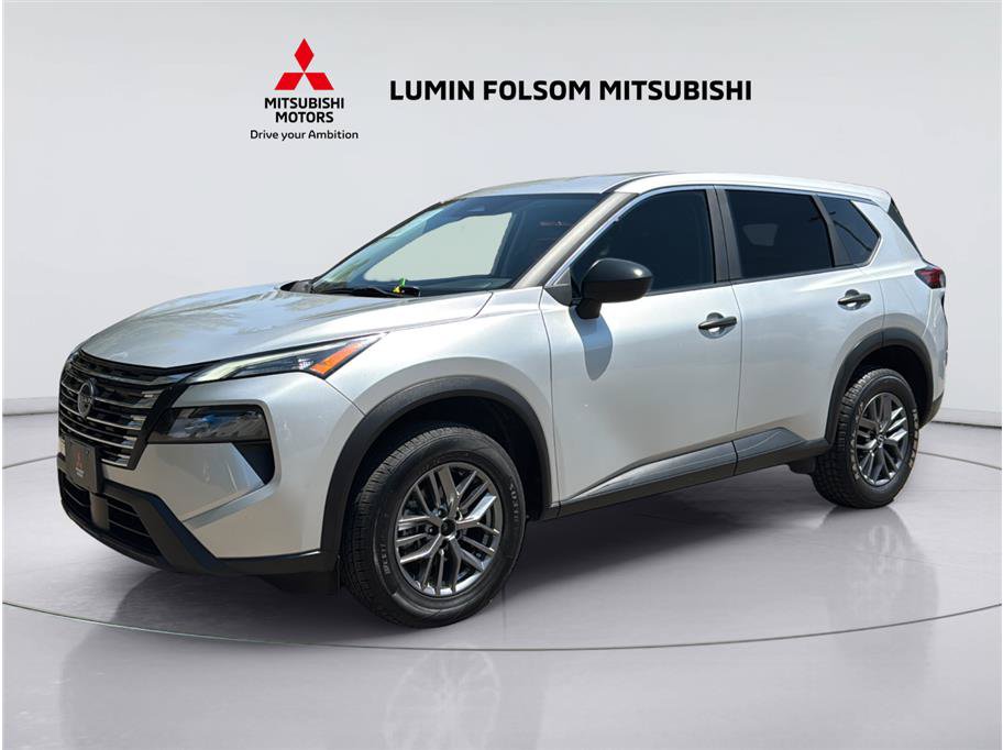 Used 2024 Nissan Rogue S AWD/4WD image 1