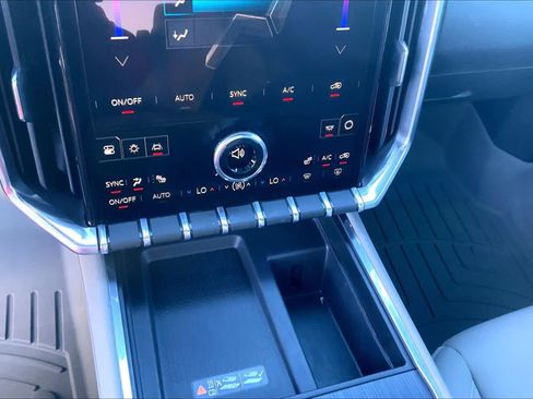Used 2026 GMC Acadia Elevation w/ Black Edition FWD image 34
