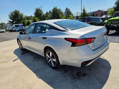 Used 2022 Nissan Altima 2.5 SV w/ SV Premium Package AWD/4WD image 12