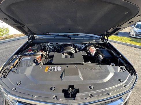 Used 2017 Chevrolet Suburban LT w/ Luxury Package image 28