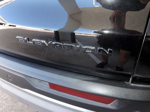 Used 2025 GMC Acadia Elevation FWD image 11