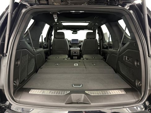 Used 2023 Chevrolet Tahoe High Country w/ Premium Package 2 AWD/4WD image 33