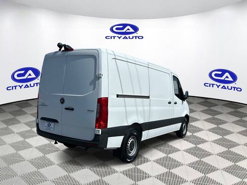 Used 2022 Mercedes-Benz Sprinter 1500 image 4