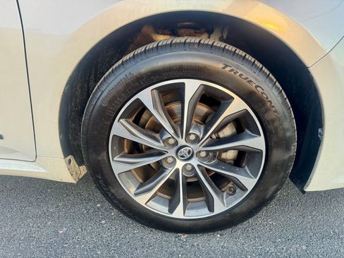 Used 2016 Toyota Avalon XLE Plus FWD image 8