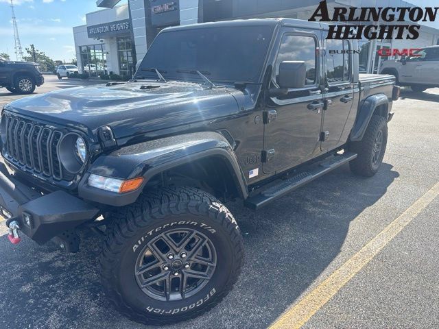 Used 2025 Jeep Gladiator Sport AWD/4WD image 1
