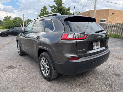 Used 2019 Jeep Cherokee Latitude Plus w/ Cold Weather Group AWD/4WD image 4