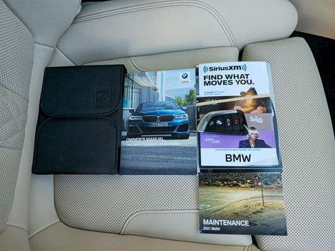 Used 2021 BMW 530e w/ Parking Assistance Package RWD image 40