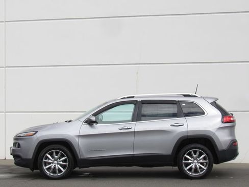 Used 2018 Jeep Cherokee Limited FWD image 4