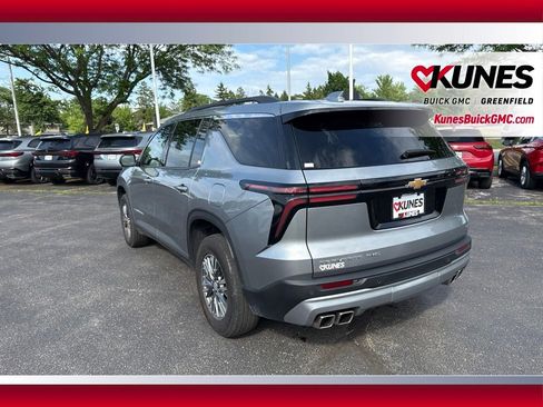 Used 2024 Chevrolet Traverse LT AWD/4WD image 12