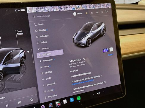 Used 2024 Tesla Model Y Long Range AWD/4WD image 18
