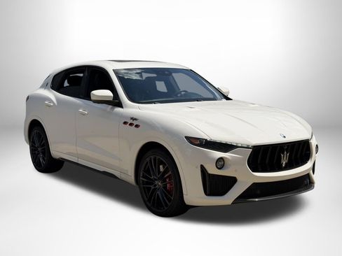 Used 2022 Maserati Levante Trofeo AWD/4WD image 6