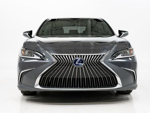Used 2020 Lexus ES 300h w/ Premium Package image 5