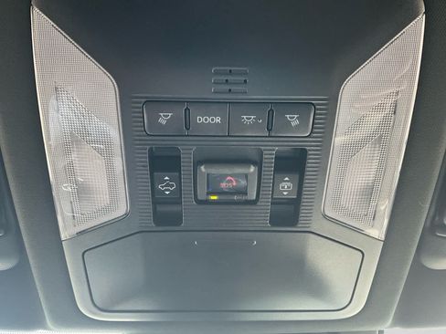 Used 2025 Toyota RAV4 XSE w/ Advanced Technology Package AWD/4WD image 20