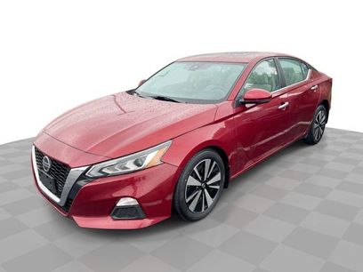 Used 2022 Nissan Altima 2.5 SV w/ SV Premium Package