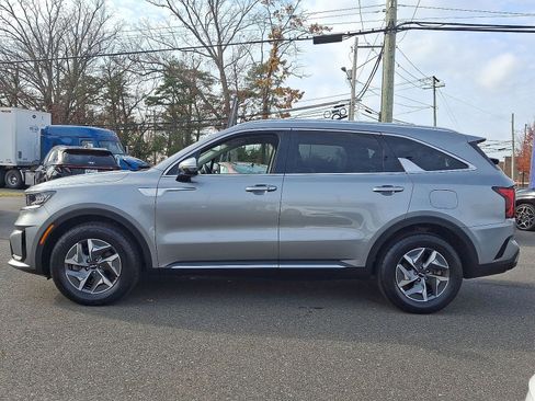 Used 2022 Kia Sorento EX image 32