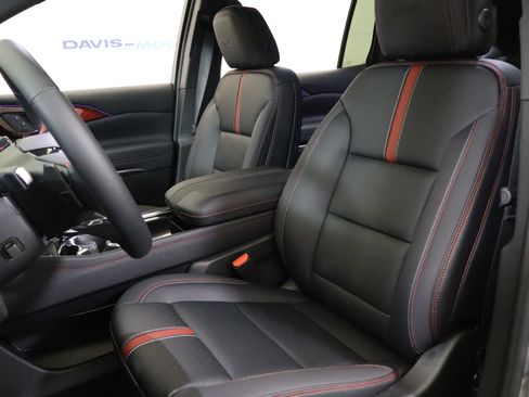 New 2026 Chevrolet Traverse RS image 21