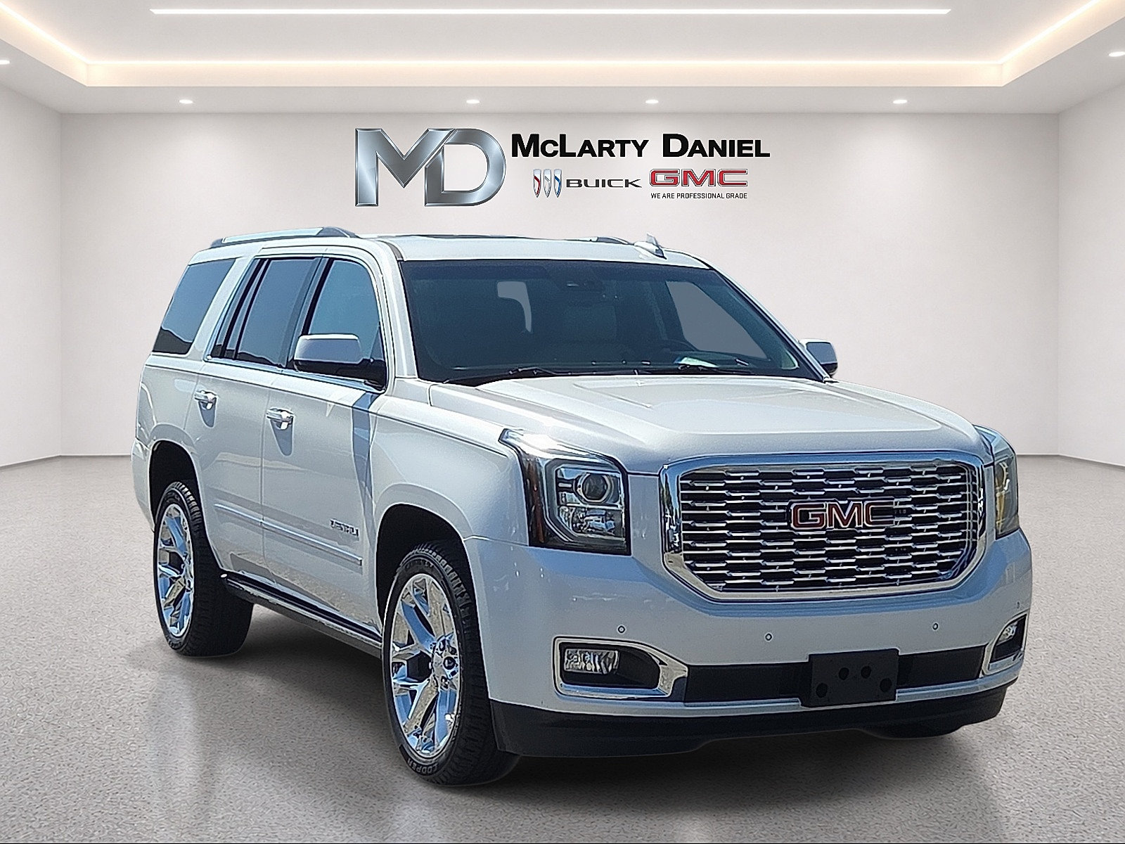Certified 2018 GMC Yukon Denali w/ Denali Ultimate Package AWD/4WD image 1