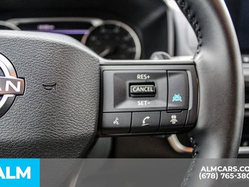 Used 2025 Nissan Rogue SV image 27