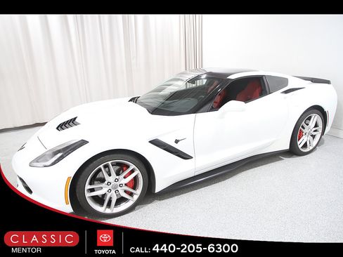 Used 2017 Chevrolet Corvette Stingray Coupe RWD image 3