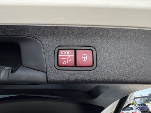 Certified 2022 Mercedes-Benz GLS 450 4MATIC image 17