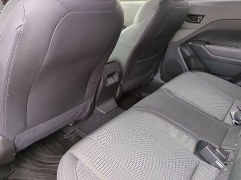 Used 2024 Subaru Crosstrek 2.0i Premium AWD/4WD image 16