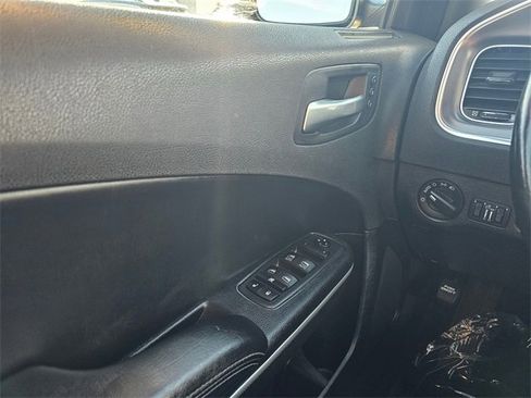Used 2021 Dodge Charger SXT w/ Leather Interior Group image 29