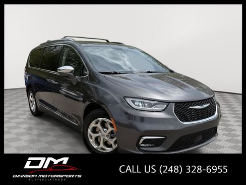 Used 2021 Chrysler Pacifica Limited w/ Premium & Safety Sphere Group FWD image 1