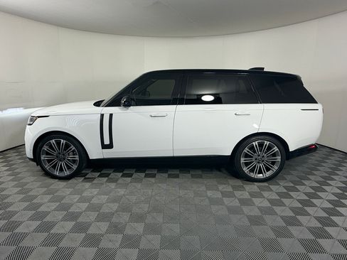 Used 2024 Land Rover Range Rover Long Wheelbase SE AWD/4WD image 2
