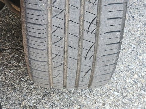 Used 2018 Chevrolet Cruze Premier w/ Enhanced Convenience Package image 11