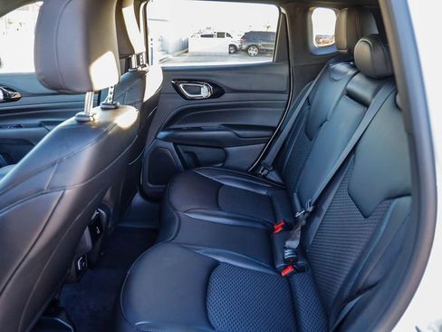 New 2026 Jeep Compass Latitude image 19