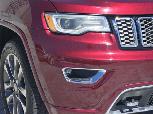 Used 2018 Jeep Grand Cherokee Overland image 9