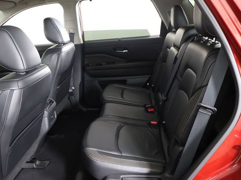 Used 2023 Nissan Pathfinder SL w/ Black Appearance Package AWD/4WD image 36