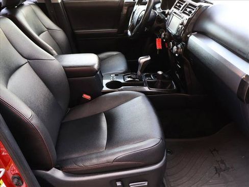 Used 2019 Toyota 4Runner TRD Off-Road Premium AWD/4WD image 30
