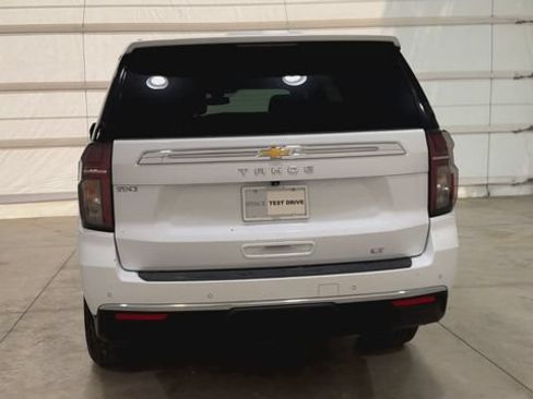 Used 2022 Chevrolet Tahoe LT w/ Luxury Package RWD image 3