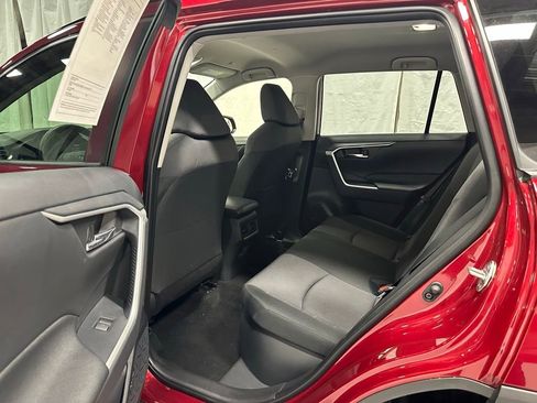 Used 2025 Toyota RAV4 XLE AWD/4WD image 43