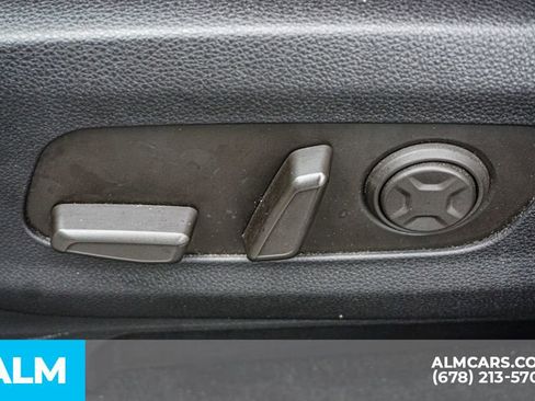 Used 2025 Kia Carnival FWD image 55
