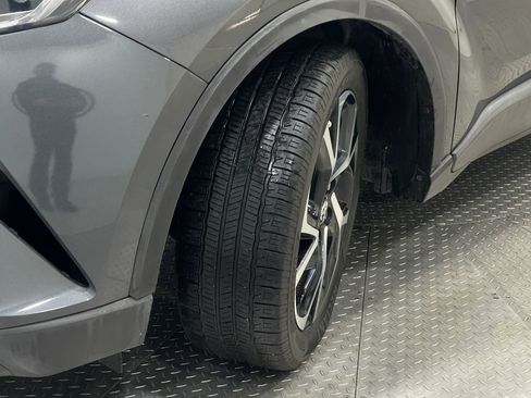 Used 2018 Toyota C-HR XLE image 34