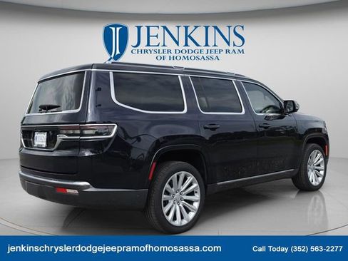 Used 2022 Jeep Grand Wagoneer Series II w/ Flexible Seating Group AWD/4WD image 4