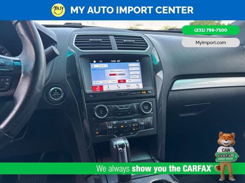 Used 2017 Ford Explorer XLT w/ Equipment Group 202A AWD/4WD image 10