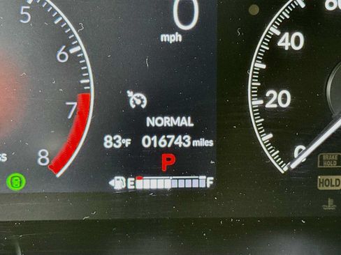 Used 2024 Honda HR-V LX image 11