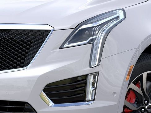 New 2026 Cadillac XT5 Sportv w/ LPO, Floor Liner Package AWD/4WD image 12