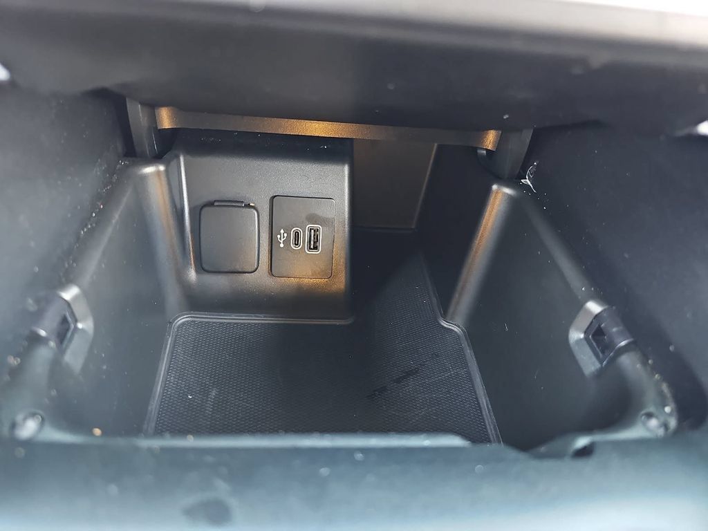 Used 2025 Ford Explorer ST w/ Sun And Sound Package AWD/4WD image 28