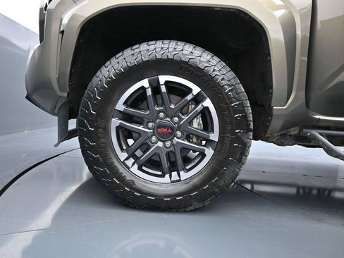 Used 2025 Toyota Tacoma TRD Sport AWD/4WD image 26