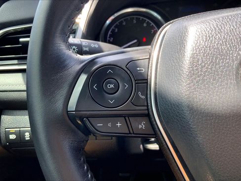 Used 2019 Toyota Camry SE FWD image 22