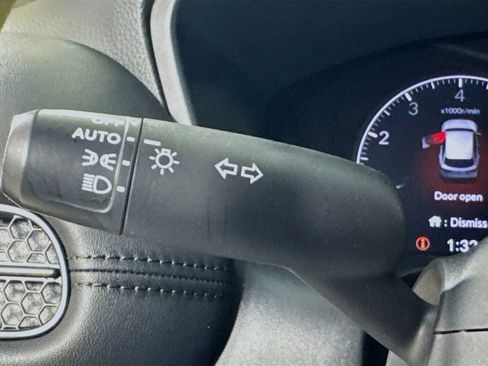 Used 2023 Honda HR-V LX image 12