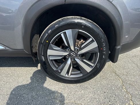 Used 2023 Nissan Rogue SL w/ SL Premium Package image 34