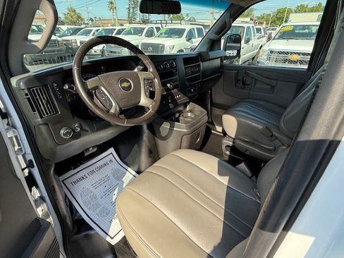 Used 2018 Chevrolet Express 2500 w/ Driver Convenience Package image 16
