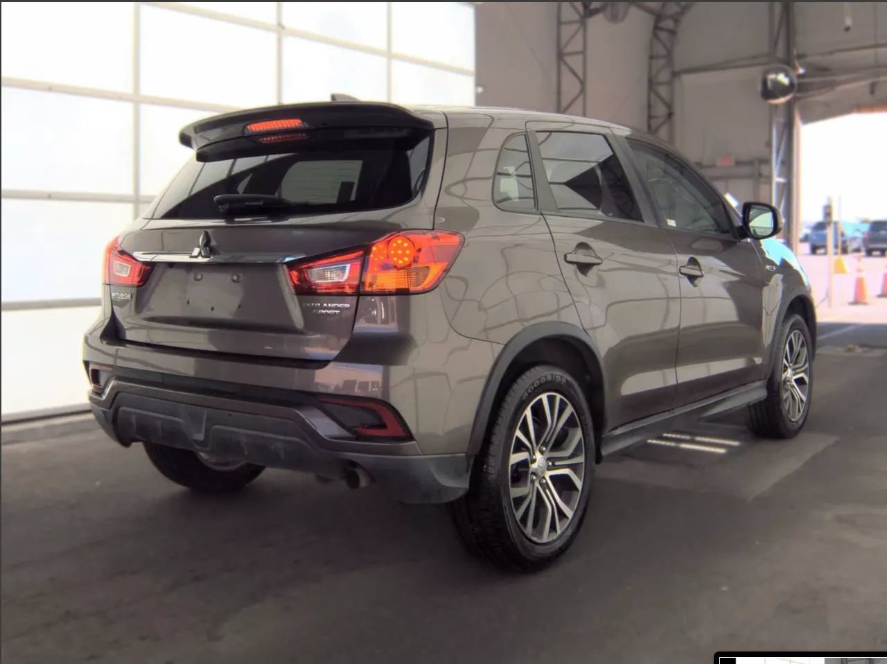 Used 2018 Mitsubishi Outlander Sport LE FWD image 2